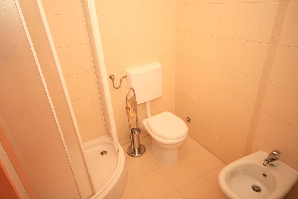 Ruzmarinka 4* Appartement Baška Buitenkant foto