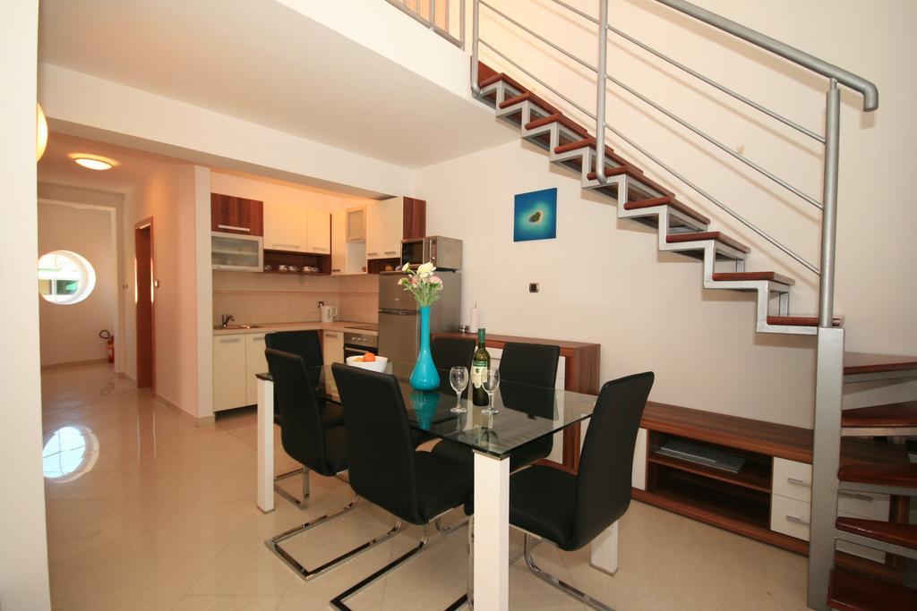 Ruzmarinka 4* Appartement Baška Buitenkant foto