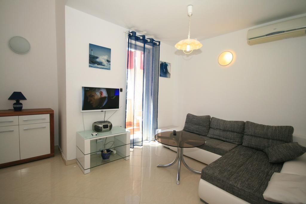 Ruzmarinka 4* Appartement Baška Buitenkant foto