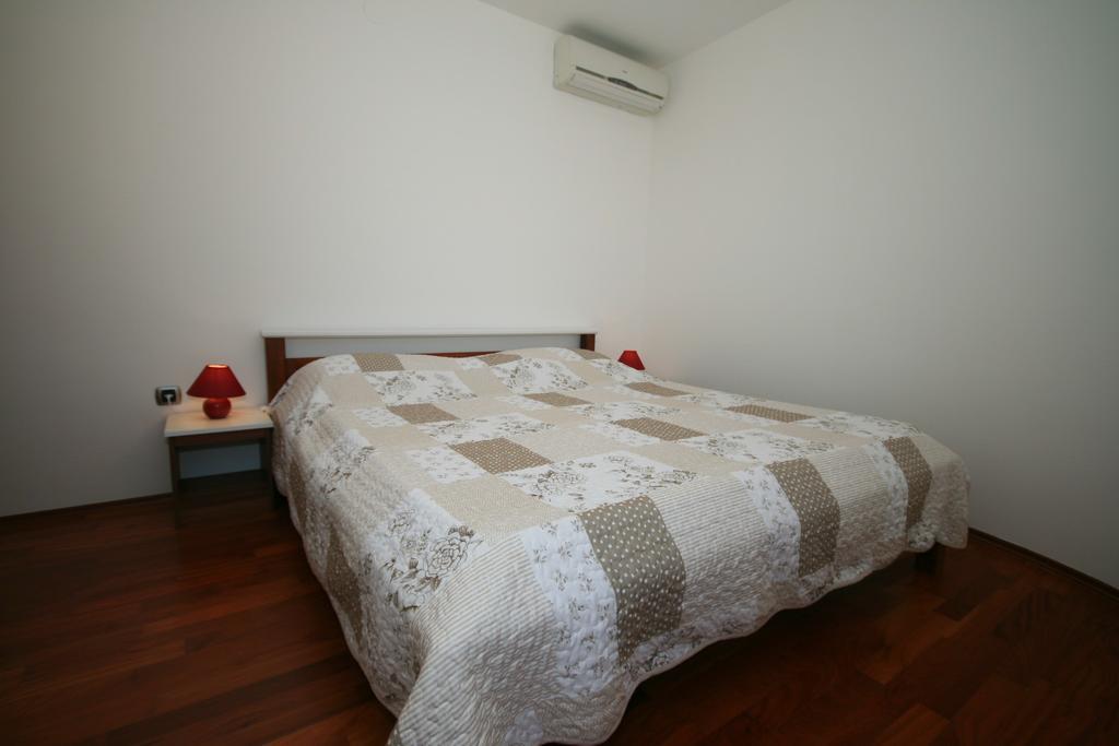 Ruzmarinka 4* Appartement Baška Buitenkant foto