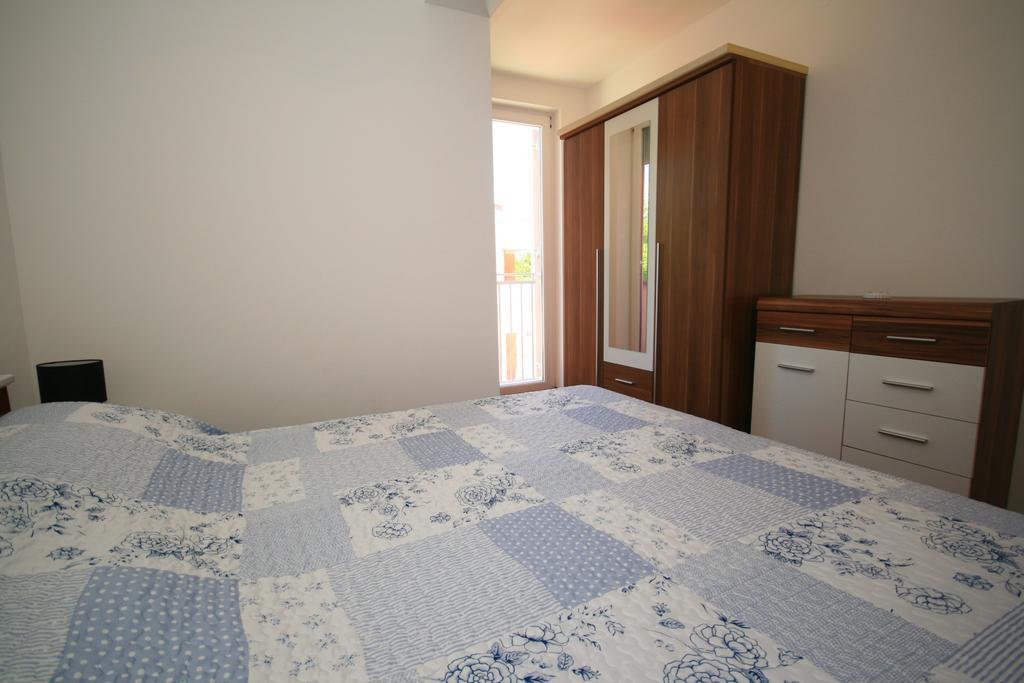 Ruzmarinka 4* Appartement Baška Buitenkant foto