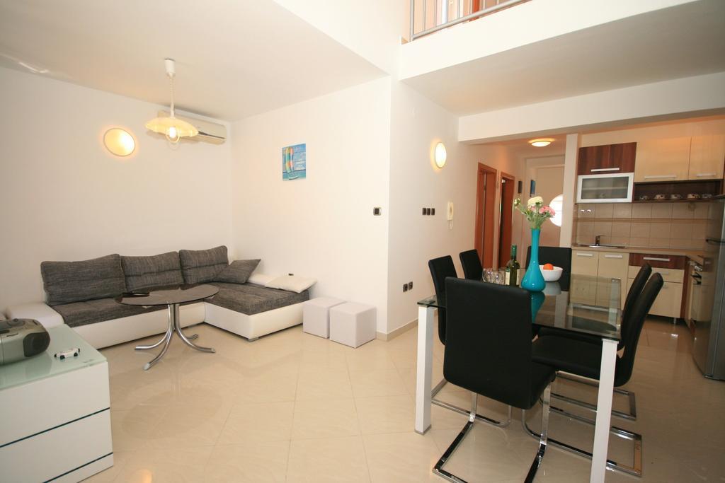Ruzmarinka 4* Appartement Baška Buitenkant foto