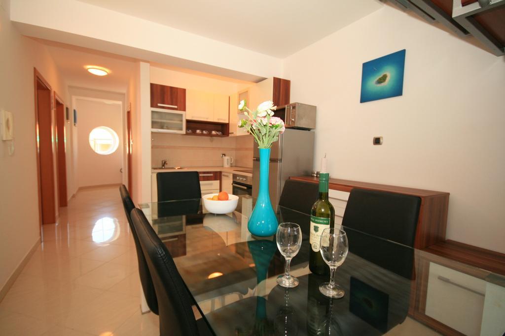Ruzmarinka 4* Appartement Baška Buitenkant foto
