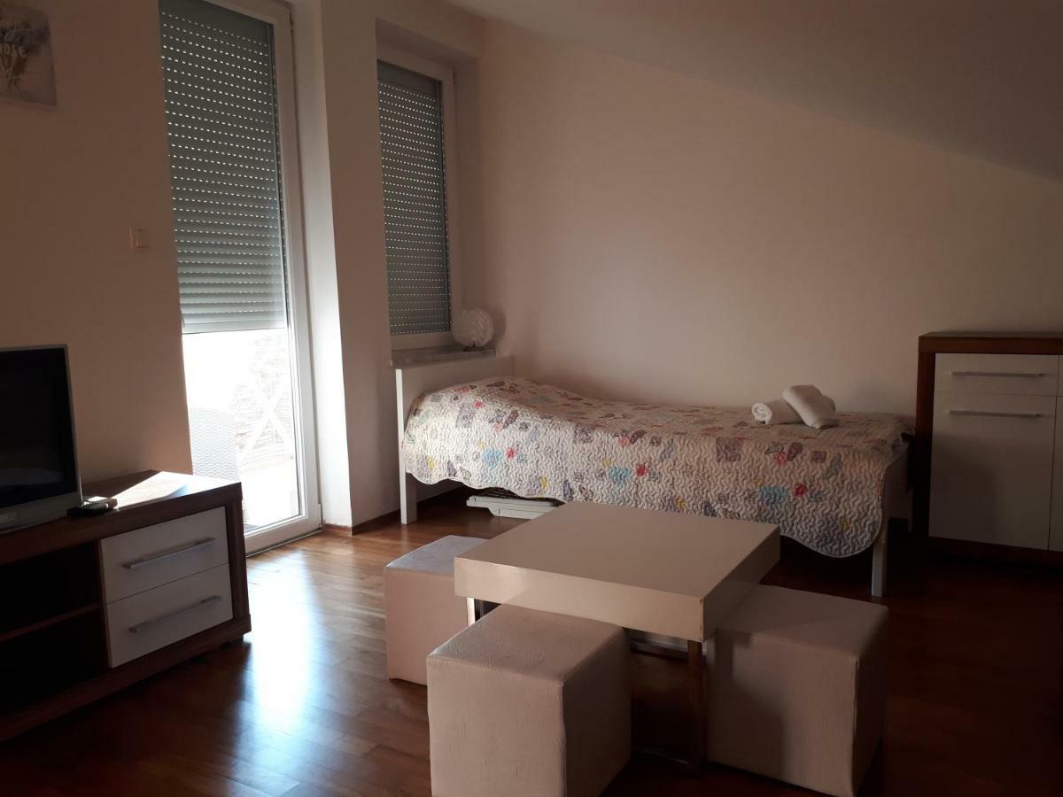 Ruzmarinka 4* Appartement Baška Buitenkant foto