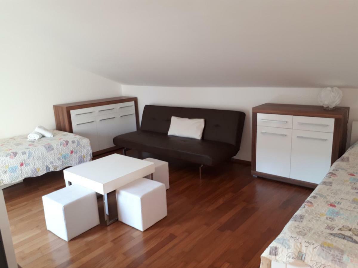 Ruzmarinka 4* Appartement Baška Buitenkant foto